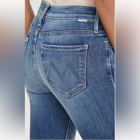 Mother Runaway Step Fray Jeans | Color: Leaps and Bounds | Size 30 - Picture 4 of 10